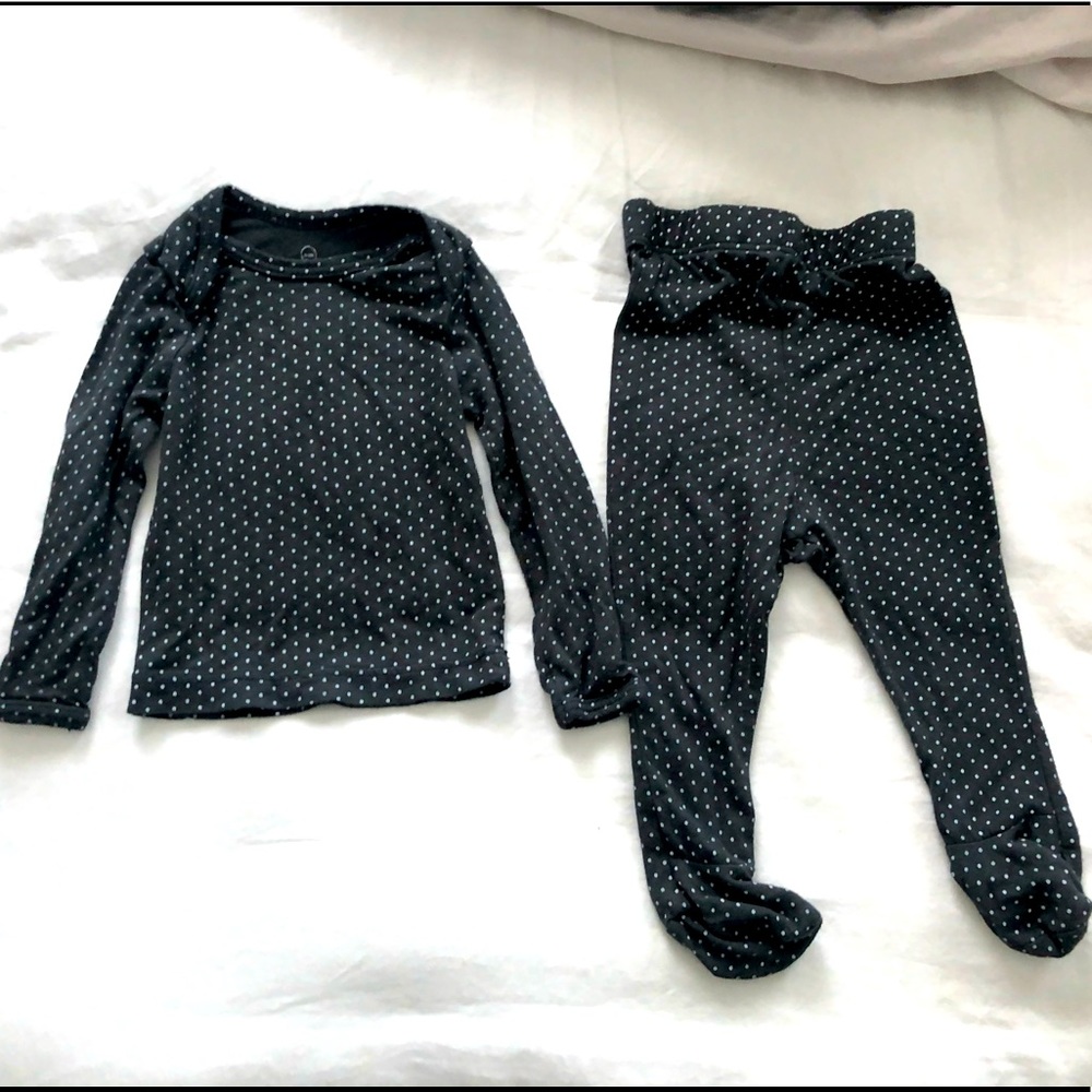 Solly Baby charcoal grey / white dot pjs